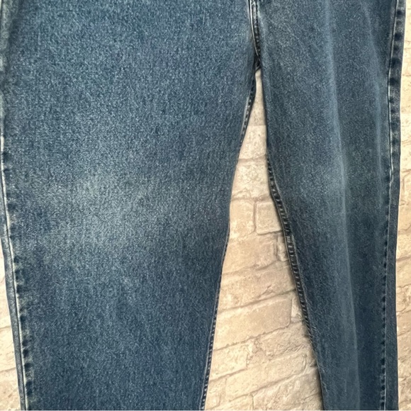 Carhartt Men's 42x32 Blue Jeans. Rigid Cotton. Leather Logo Patch On Back. Basic - Picture 9 of 9